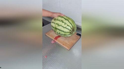 天太热吃瓜,清凉一“瓜”——揭秘吃瓜降温的夏日秘籍