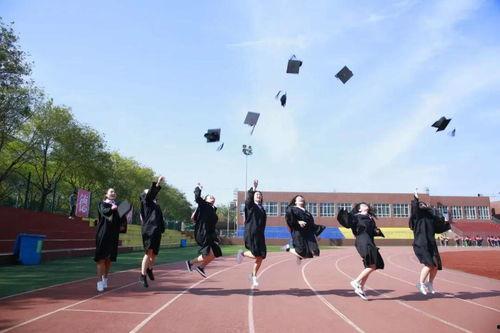 培华学院跳舞吃瓜,瓜田乐趣无限